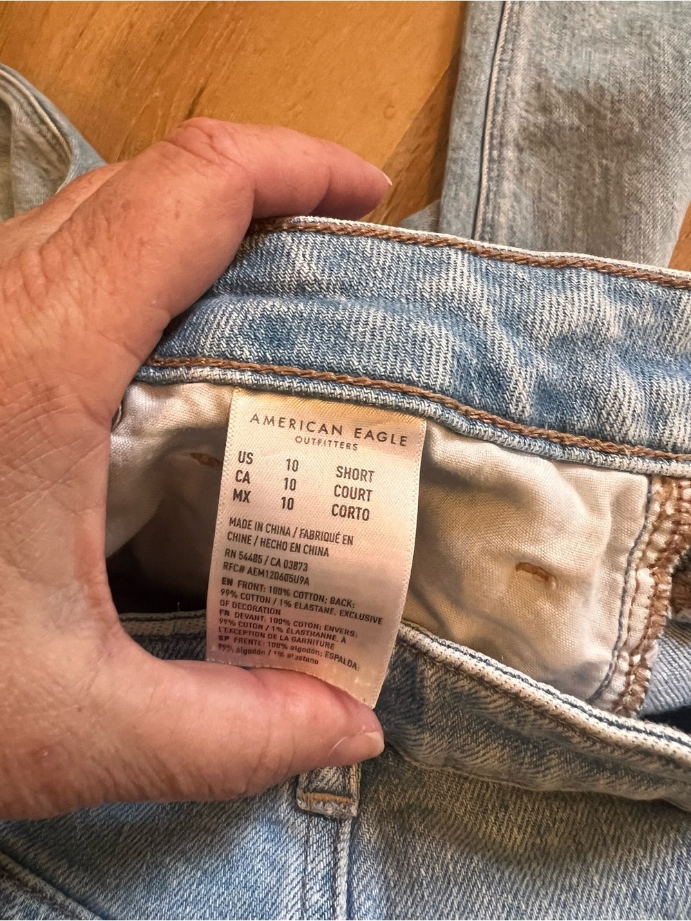 American Eagle Mom Jean 10 Short - - Picture 6 of 8